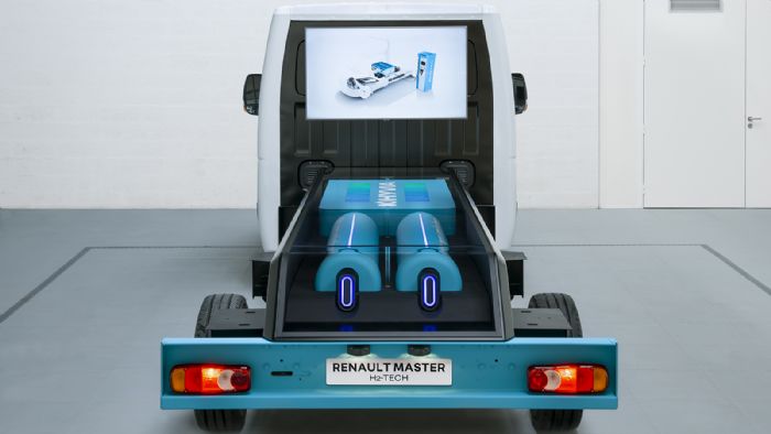 Οι δύο δεξαμενές του Master Chassis Cab H2-TECH χωράνε συνολικά 3 κιλά υδρογόνου στα 700 bar.
